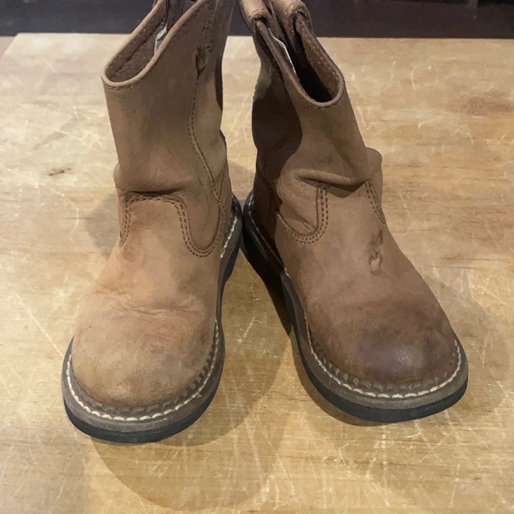 Youth size 12m Georgia Boots slightly used but really nice